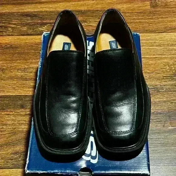 Skechers Other - Skechers Mens Loafers Black Leather Apron Square Toe Slip On Shoes Size 8